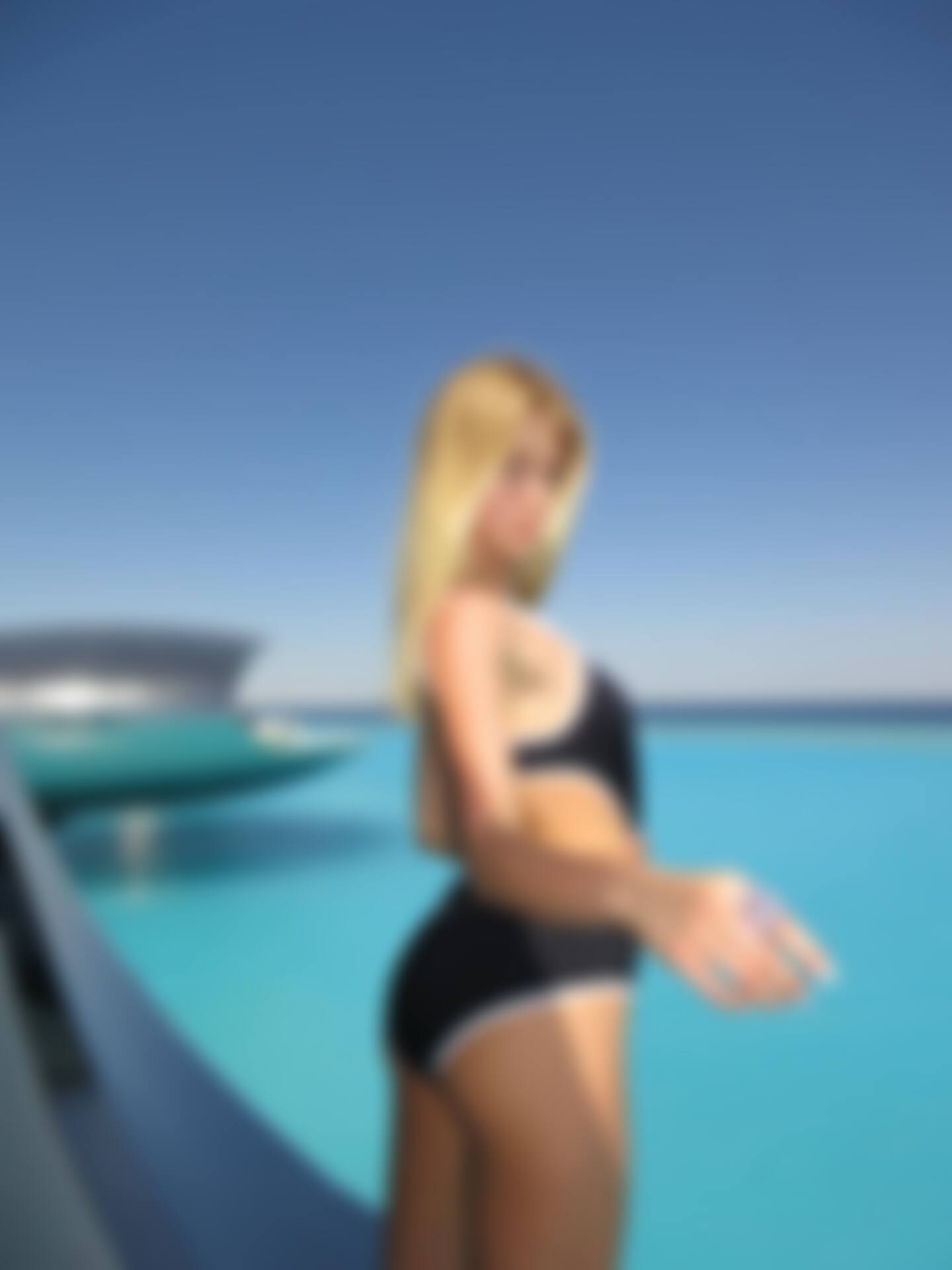 Алла Брулетова - фото в вечернем платье от кутюр